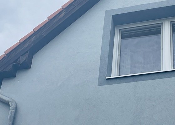 Podbití přesahu střechy